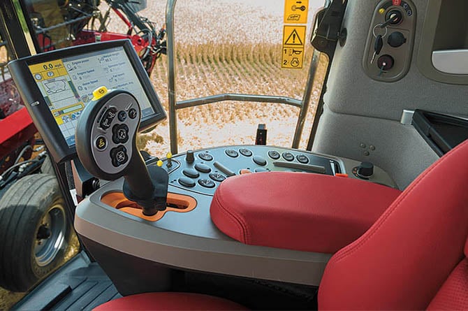 caseih_puimuri_axialflow_ohjaamo