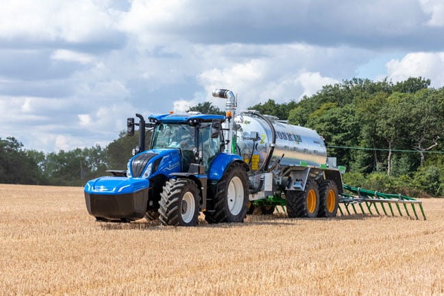 new-holland-t6-biokaasutraktori-648-06