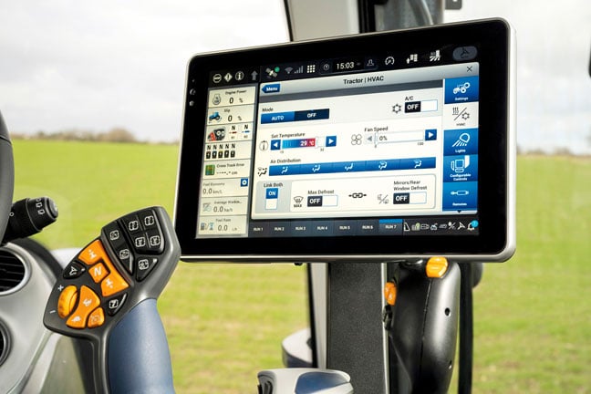 new-holland-traktori-t7-hd-plm-ohjaamo-648-03